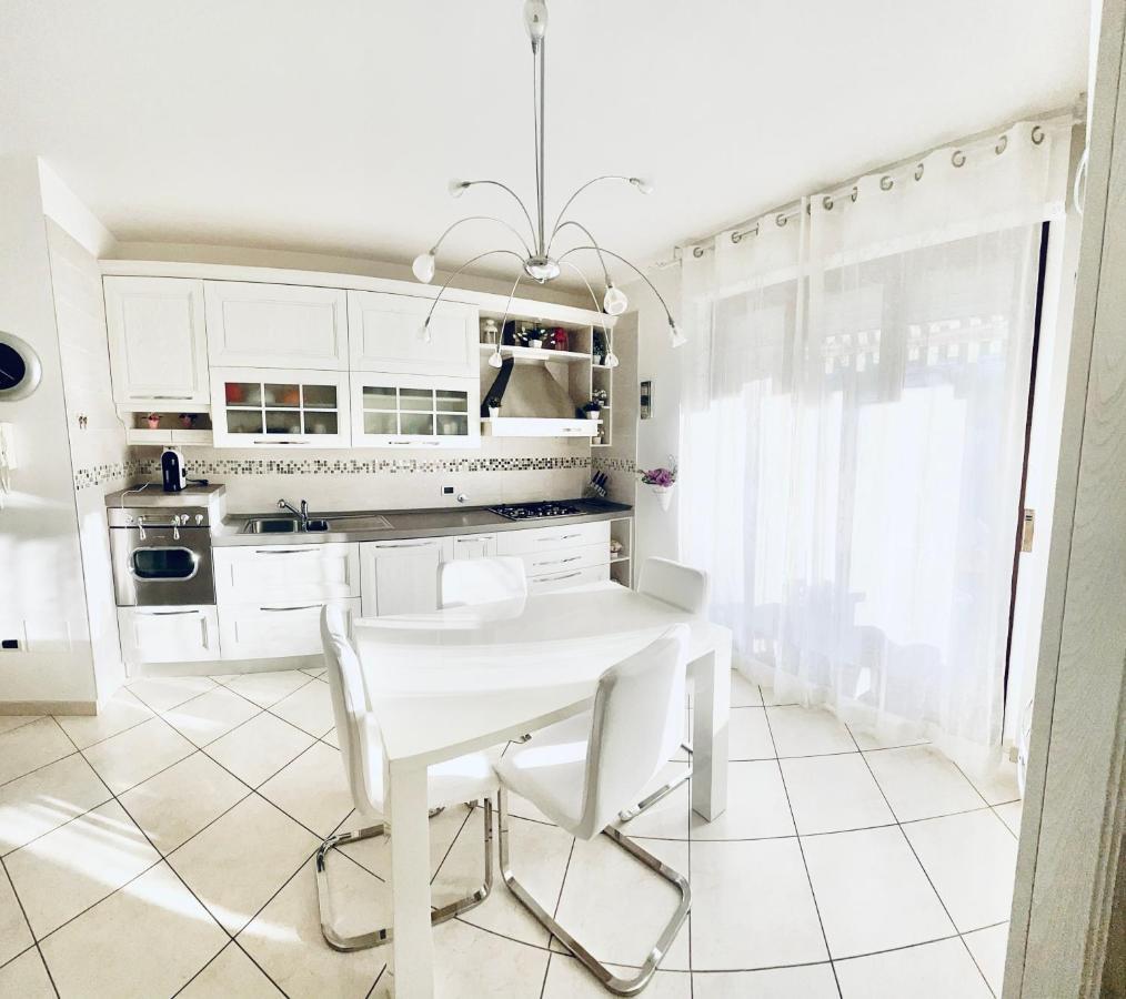 Casa Vacanze Esedra Lägenhet Pescara Exteriör bild